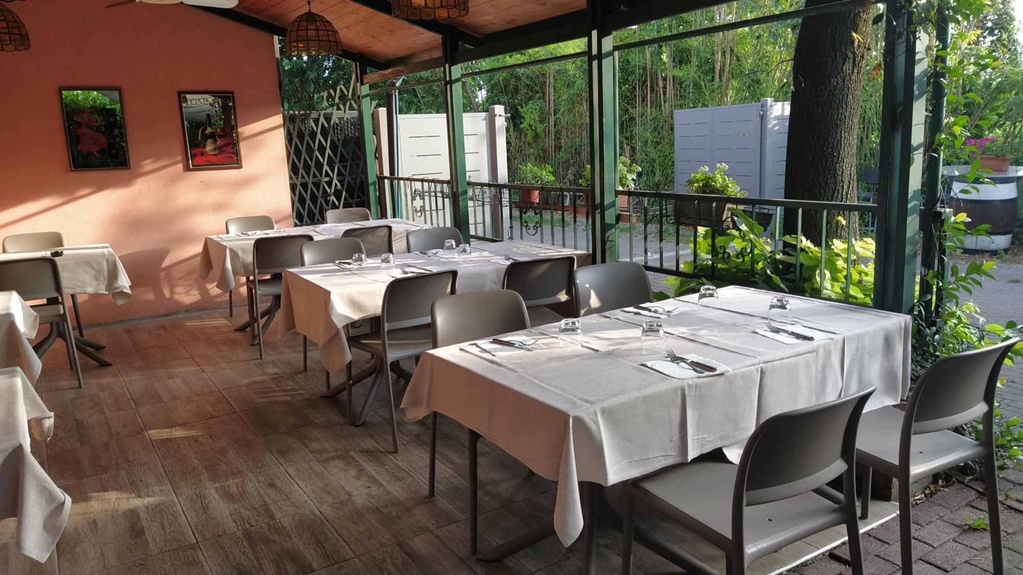Hotel Ristorante Alla Campagna Сан-Джованні-Лупатото Екстер'єр фото